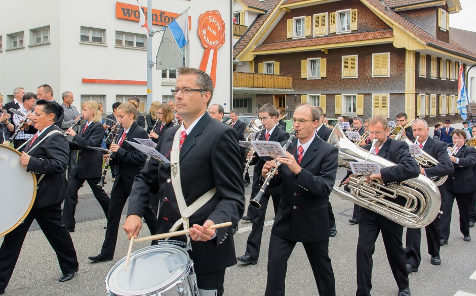 Blasorchester Feldmusik Neuenkirch mit dem neuen Anzug